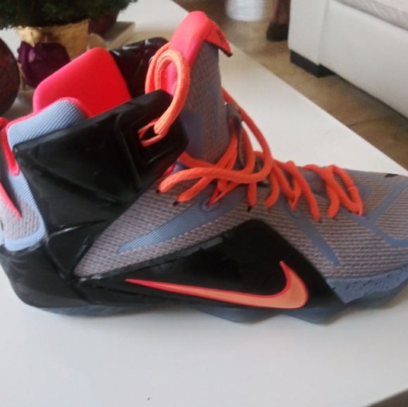 lebron james easter shoes